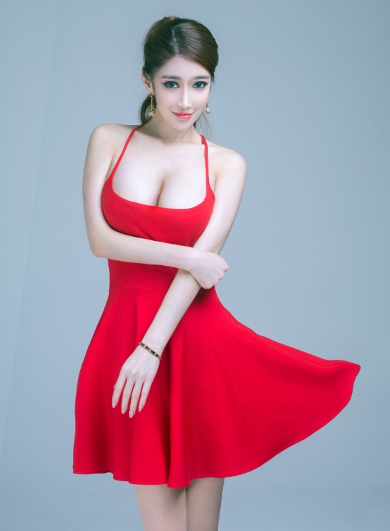 推女郎Love陆瓷:性感模特,网红嫩模的风采赏析