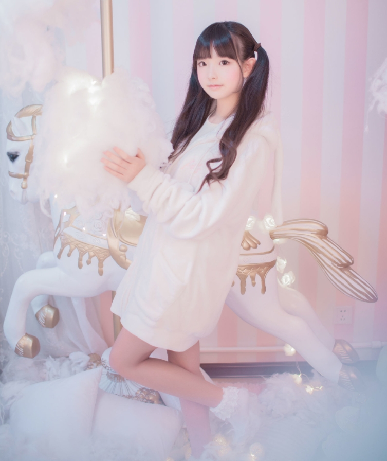 樱群写真合集下载：知名Coser多套作品全集，清纯与可爱并存[持续更新]