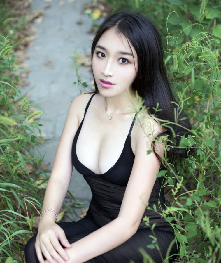 推女郎棠棠尹棠:性感与优雅并存的写真女神