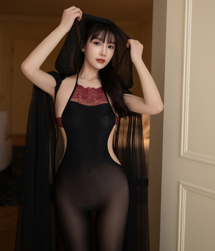 陆萱萱写真合集下载：黑丝诱惑与梨形曲线的视觉风暴