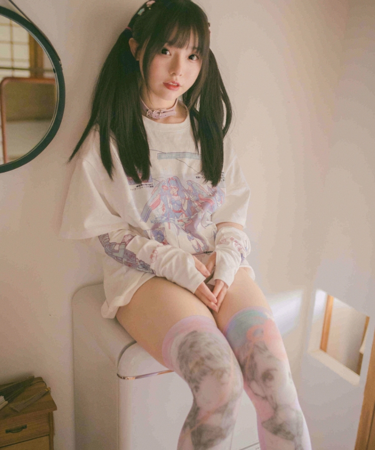 六味帝皇酱写真合集下载:多样风格尽显Coser女神魅力【持续更新】