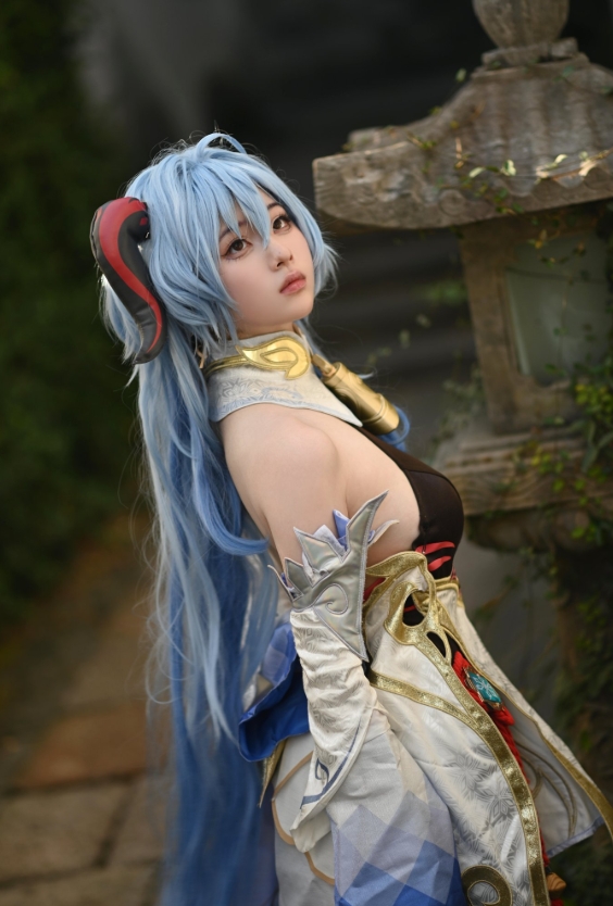 若若不男写真合集下载：多样风格尽显Coser女神魅力【持续更新】