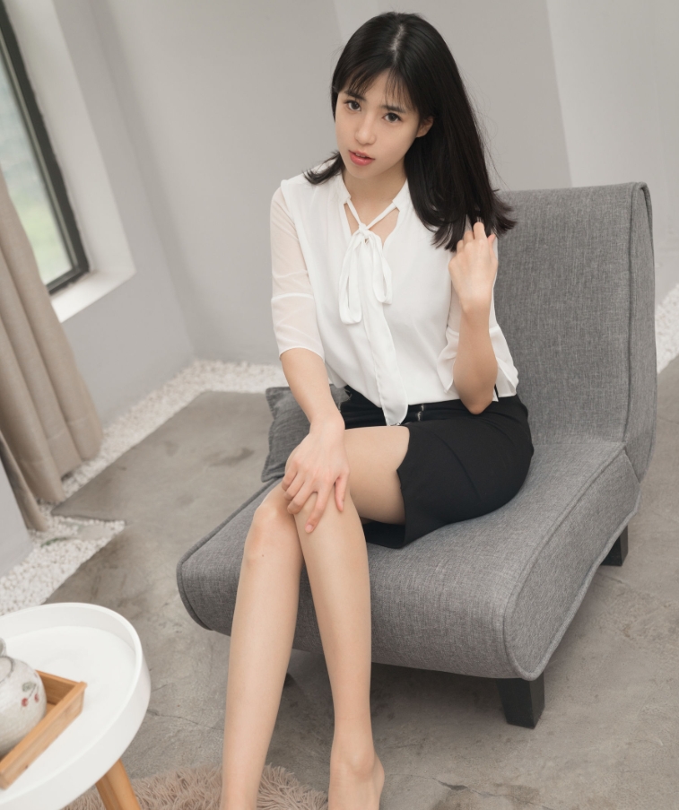 推女郎Ellie艾栗栗——大长腿女神的写真魅力,性感无法抗拒