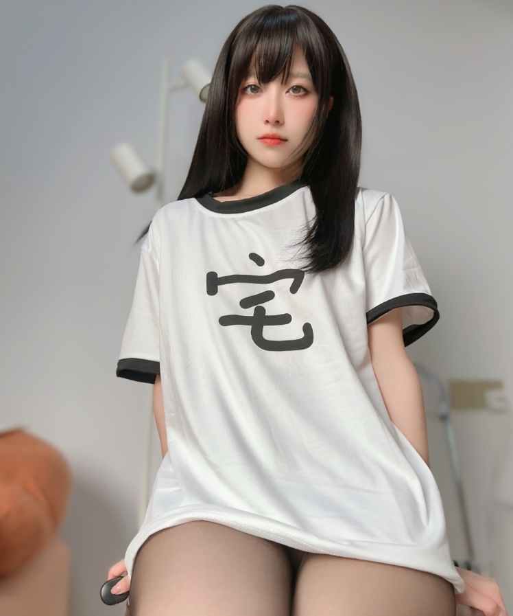 布丁大法：从JK甜妹到兔女郎，这位百变coser如何用‘薛定谔的擦边’征服全网？