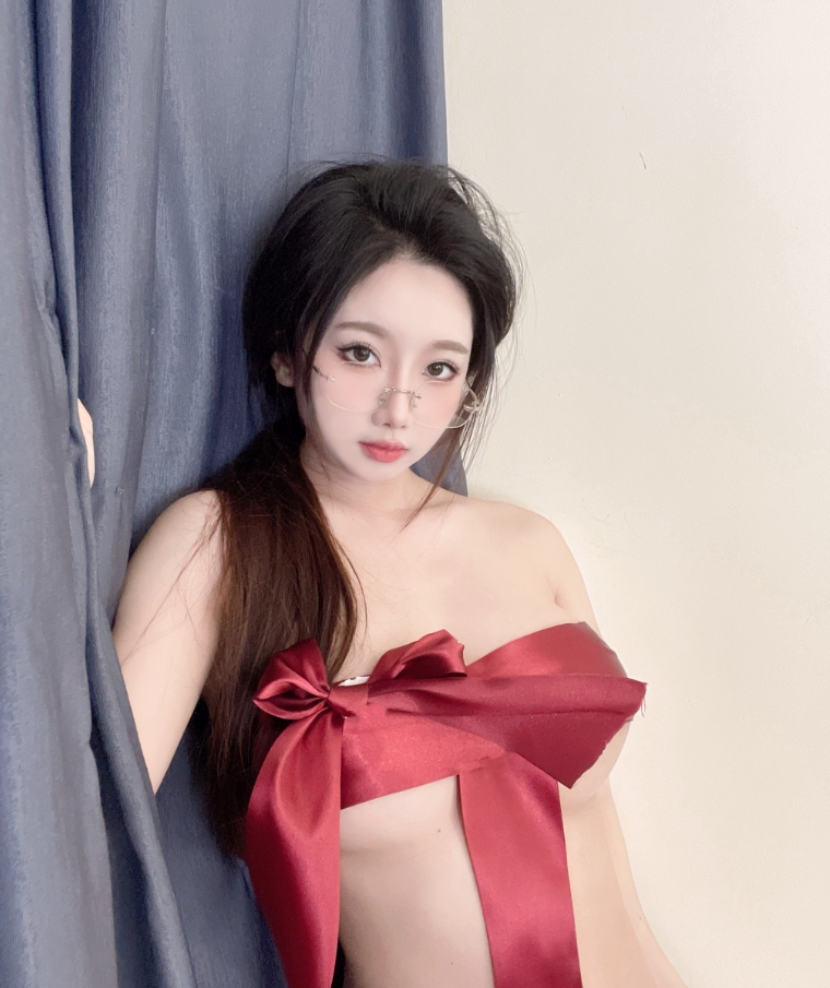 鬼畜瑶在不在w写真作品合集下载:甜美形象与高质量摄影的完美结合【持续更新】