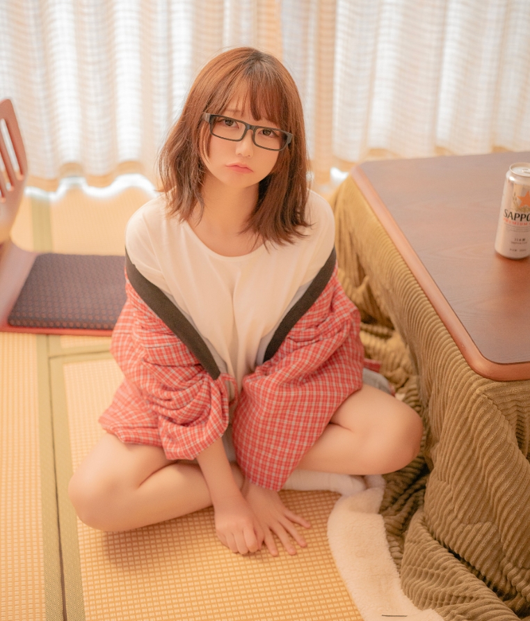 Nagisa魔物喵写真作品合集下载：甜美形象与高质量摄影的完美结合【持续更新】