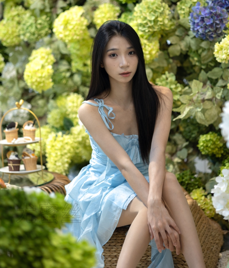 尤蜜丝写真作品合集下载：高质量穿搭写真全收录，满足你的视觉享受【持续更新】