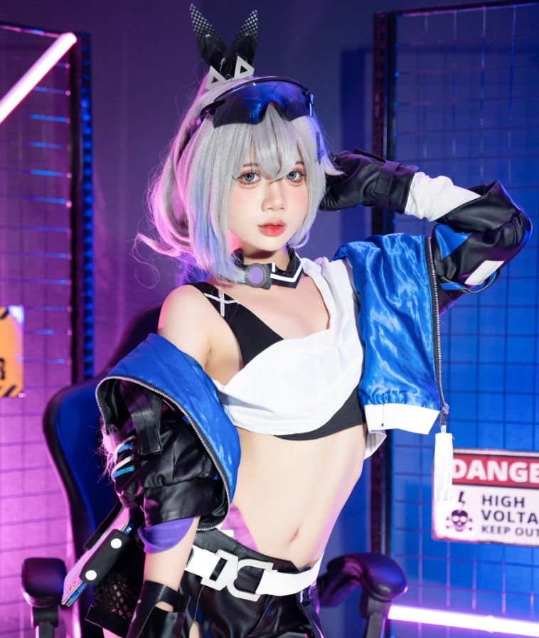 PoppaChan写真合集下载:越南人气Coser的百变魅力全记录【持续更新】