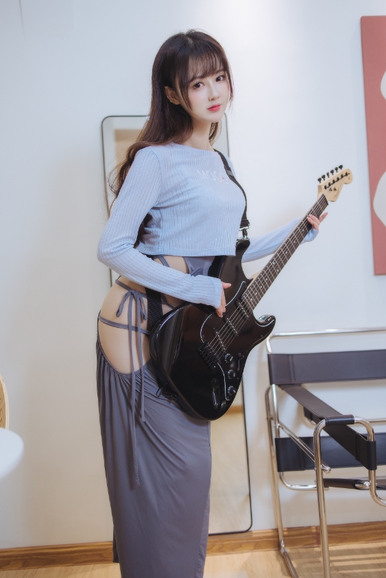 羽生三未写真合集下载:多样风格展现甜美魅力【持续更新】