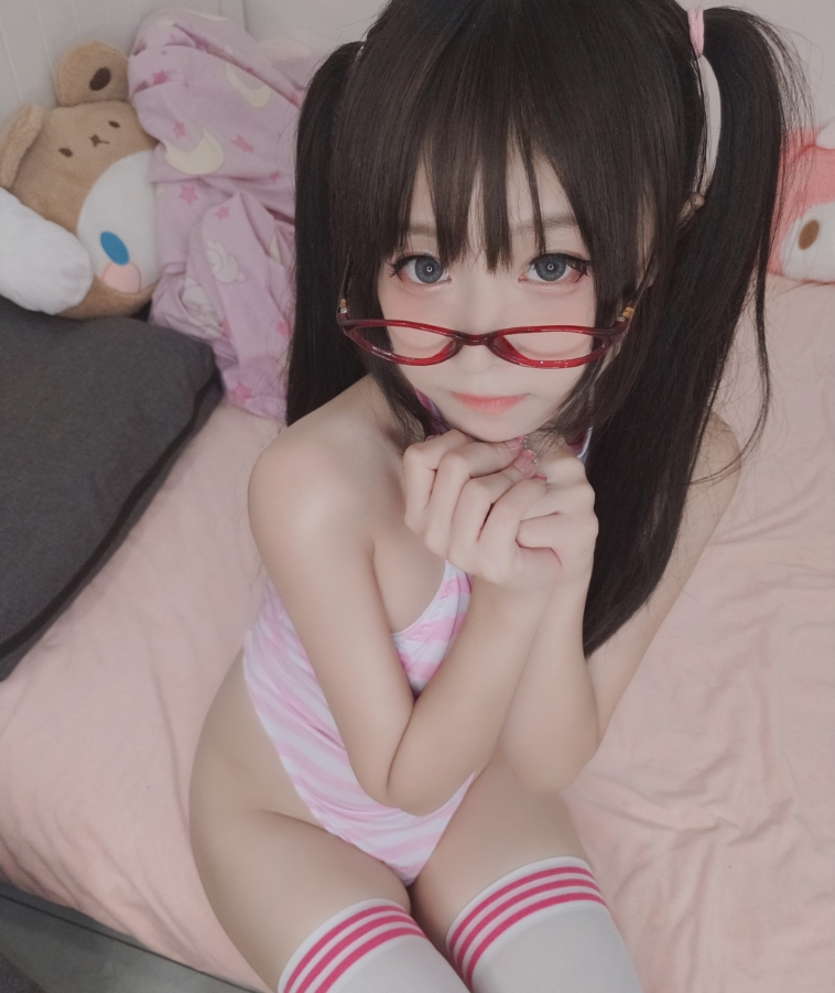 摇摇乐yoyo写真图片合集：软萌可爱气质，性感魅力图集下载