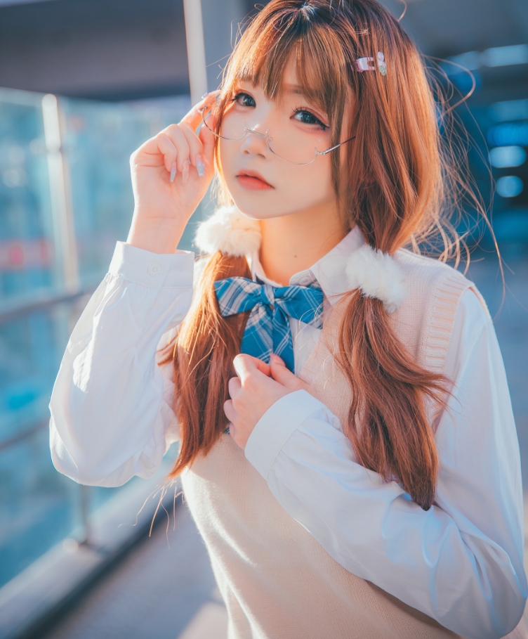 雪琪SAMA写真合集下载:多才多艺的Coser风采展示【持续更新】