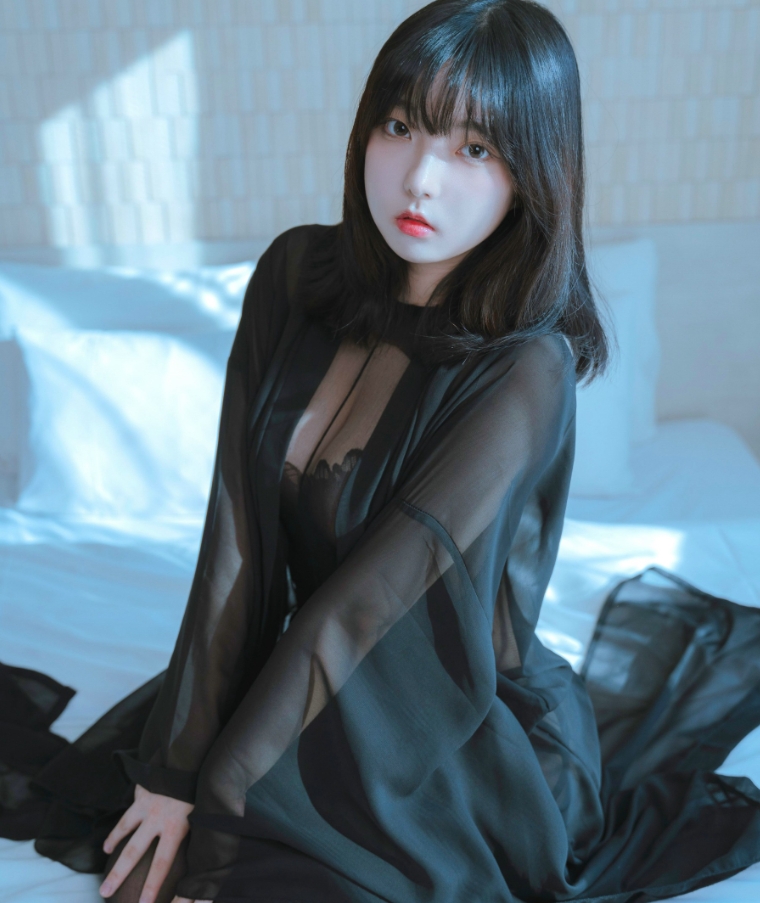 Hansom写真合集下载:韩国人气模特的多样魅力全记录【持续更新】