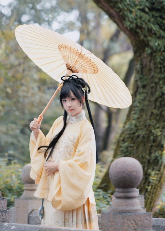 花柒Hana写真合集下载：探索知名Coser的多样魅力【持续更新】