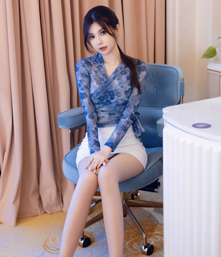 绮里嘉Ula写真合集下载：气质女神演绎制服诱惑，高清图集资源整理【持续更新】