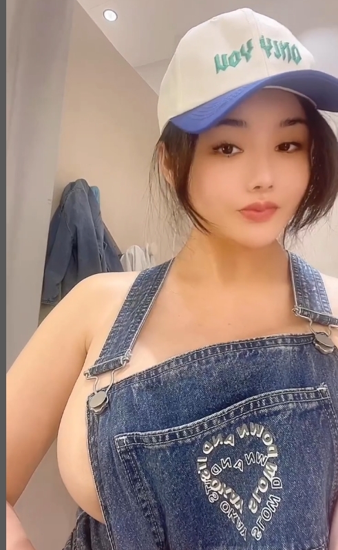 微密圈水蜜桃米米写真合集下载:牛仔少女×吊带诱惑×粉色开叉风格作品全收录【持续更新】