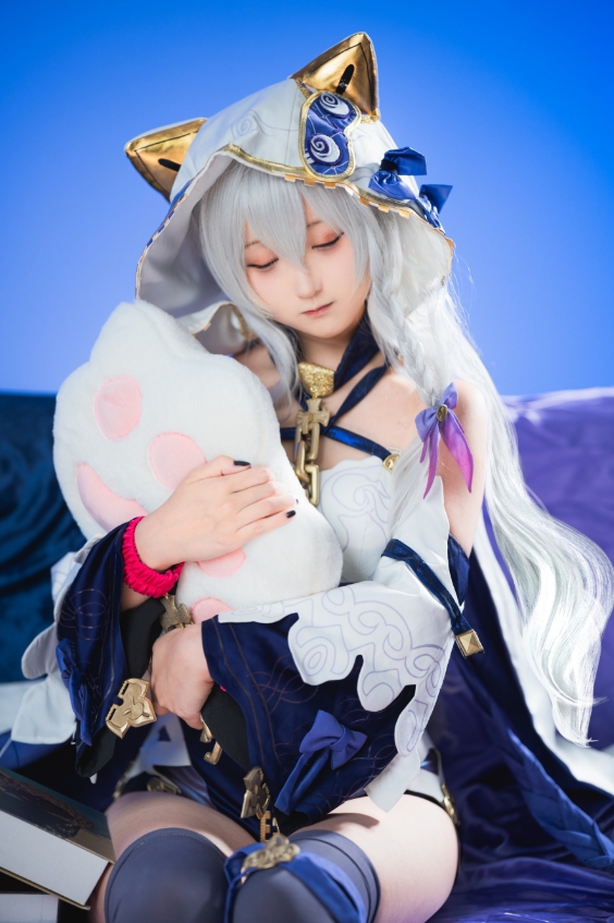 Seele麦麦写真合集下载：知名Coser Seele麦麦的多样作品赏析【持续更新】