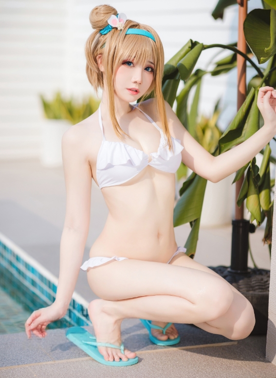 焖焖碳写真合集下载，甜系Coser美照精选推荐