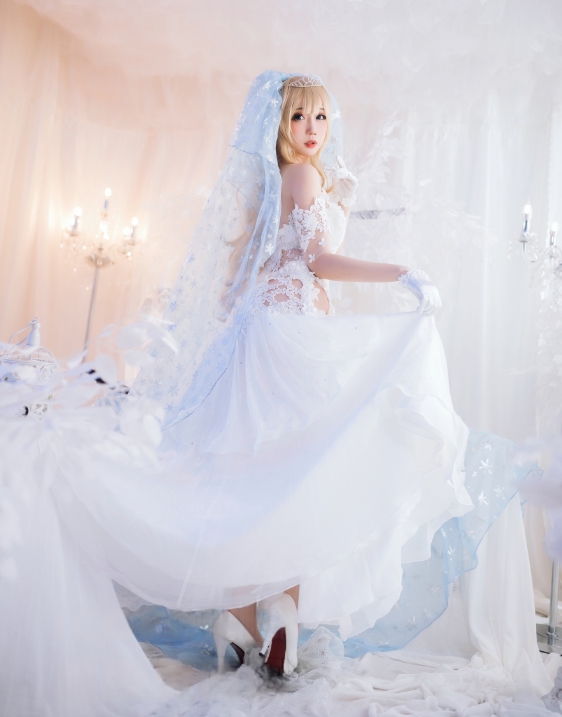 焖焖碳写真合集下载,甜系Coser美照精选推荐