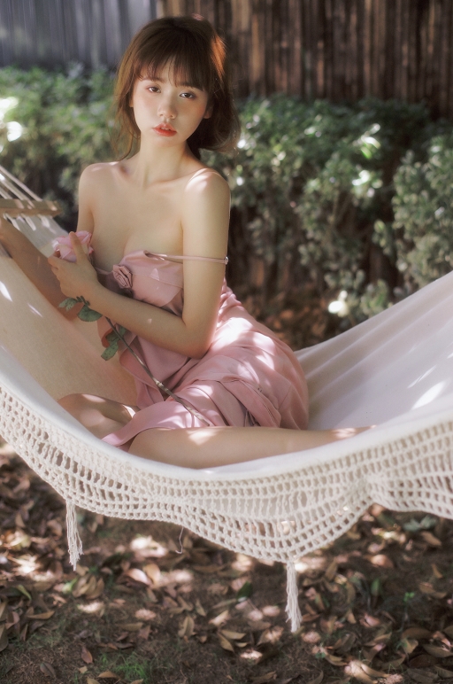 摄影师A‑mu写真合集下载：探索A‑mu唯美人像作品52期主题图包全集【持续更新】