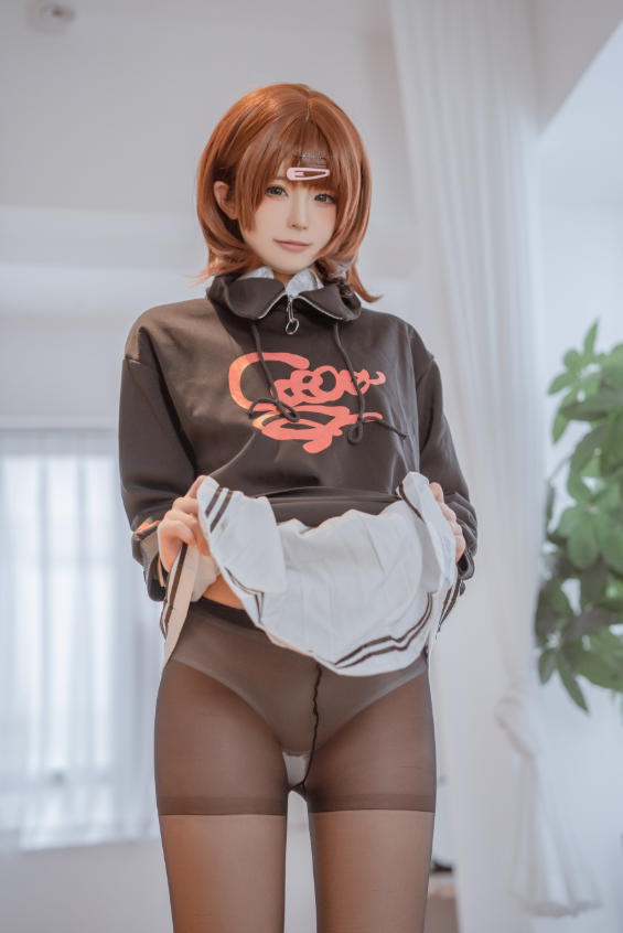 Quan冉有点饿(拖拉大王)写真全集下载|高还原Cosplay模特档案