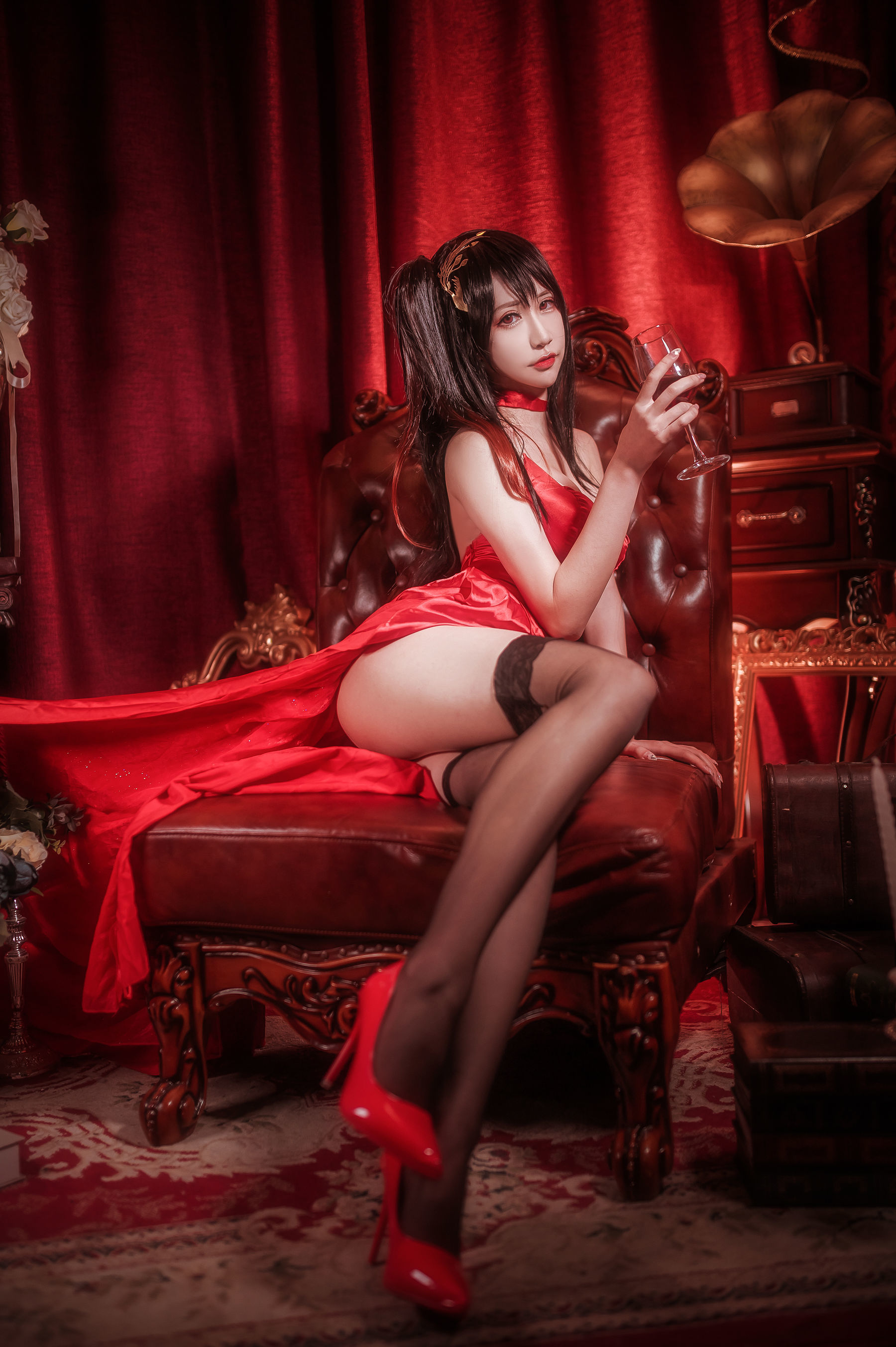 阮邑Fairy写真合集下载|知名 Coser 与摄影表现解析
