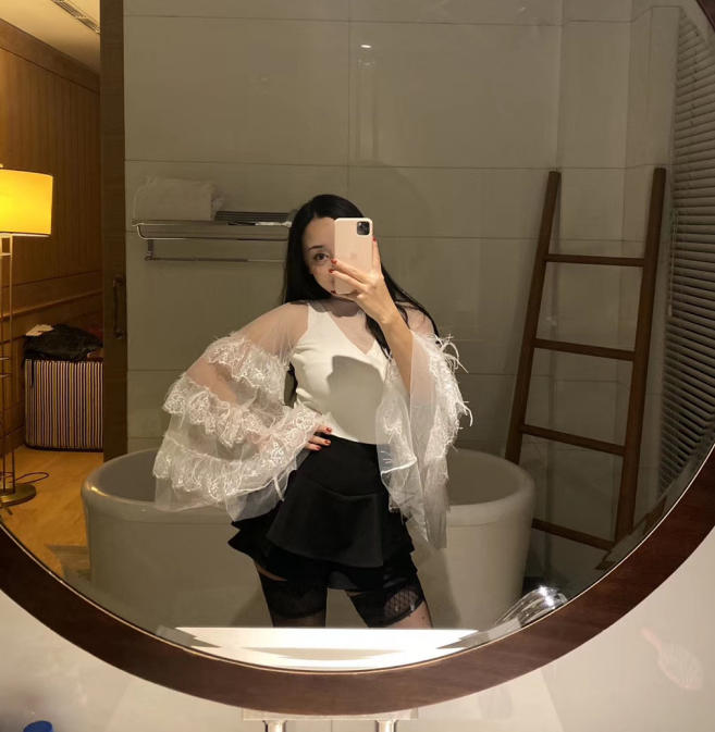 宸大小姐写真合集下载｜轻妆简洁造型的室内私房照 + 高跟鞋腿部美学资源速存