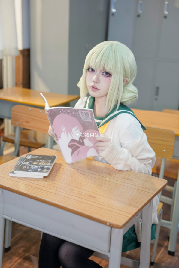 猪突猛蛋写真合集下载：高清青春性感cosplay私房福利作品