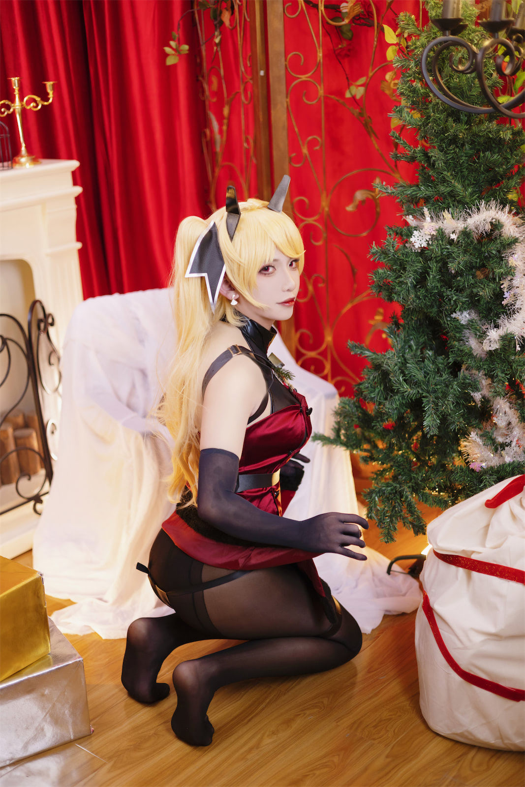 隼隼子写真合集下载|制服与舰娘主题写真应有尽有,呈现极具故事感的视觉体验